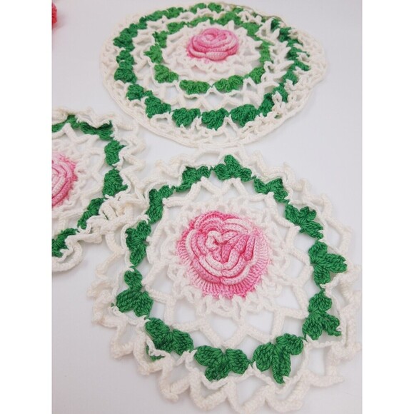 Lot of 5 doilies pink green white 7" - 12" 3 Diminsional Vintage - Picture 6 of 10